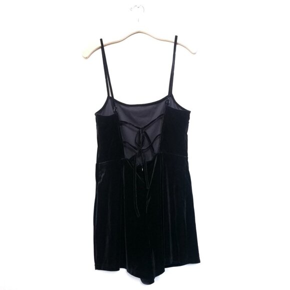 NWT Urban Outfitters UO Velvet Strap-Back Romper in Black Medium - Picture 7 of 13
